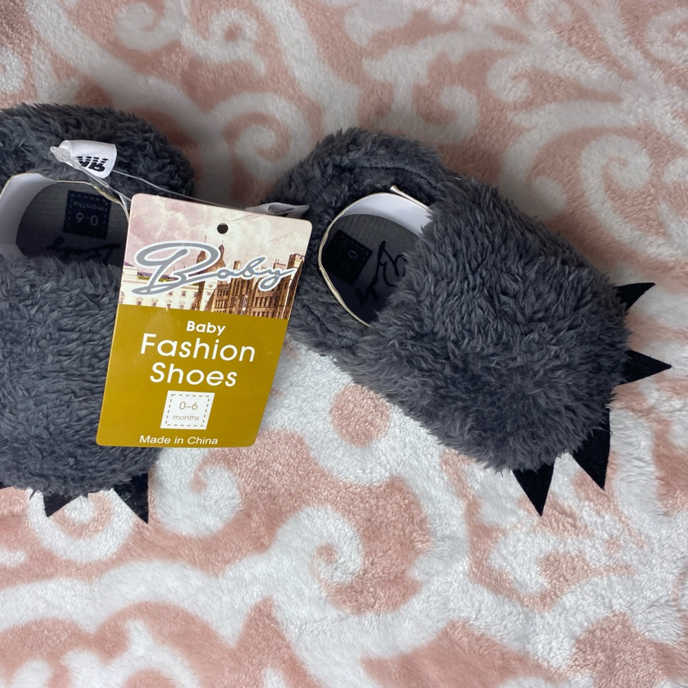 Baby booties size 0-6 months brand new